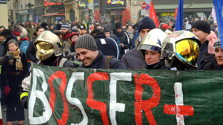 Γαλλία: Συνεχίζονται για ένατη ημέρα οι κινητοποιήσεις