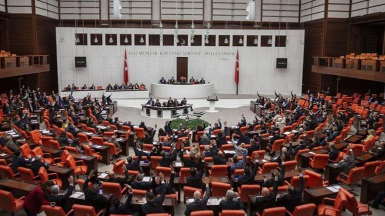 Τουρκία: Η εθνοσυνέλευση καταδίκασε την αναγνώριση της Γενοκτονίας των Αρμενίων από το Κογκρέσο