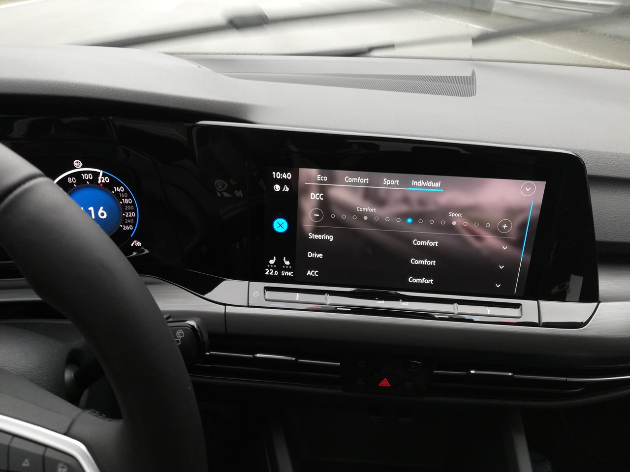 Η ηλεκτρονικά ρυθμιζόμενη ανάρτηση ( DCC) περιλαμβάνει 12 στάδια 