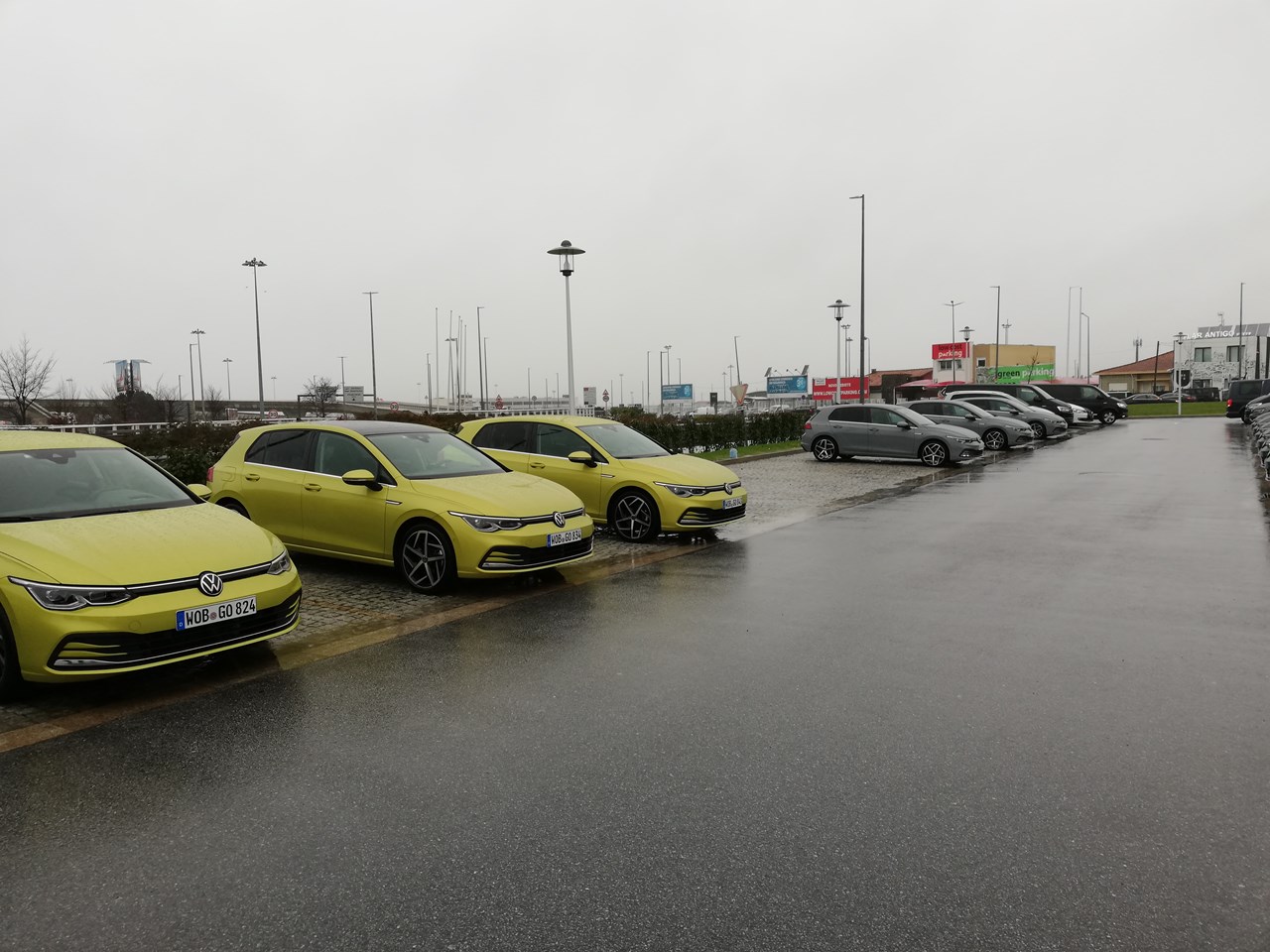 Τα αυτοκίνητα μας περιμένουν για τα πρώτα test drive