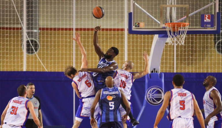 Αγχώθηκε αλλά νίκησε ο Πανιώνιος, 74-71 τη Λάρισα