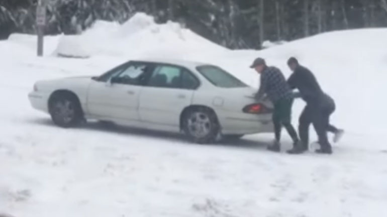 Όταν βάζεις τις αντιολισθητικές αλυσίδες στις λάθος ρόδες…