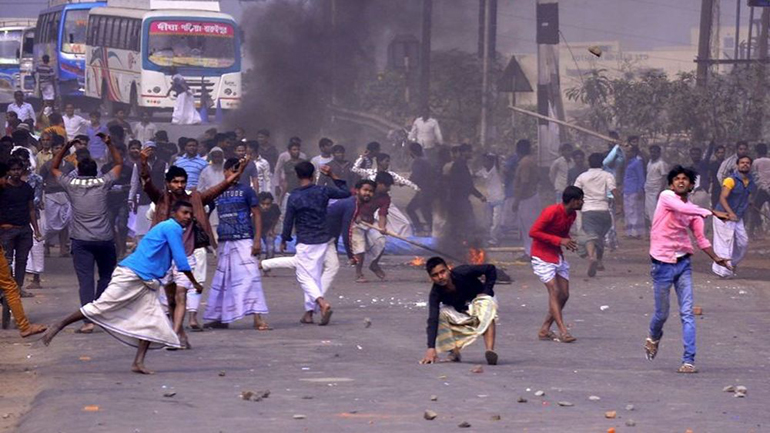 Ινδία: Εξι οι νεκροί κατά τις διαδηλώσεις κατά του νόμου για απόκτηση ιθαγένειας από πρόσφυγες