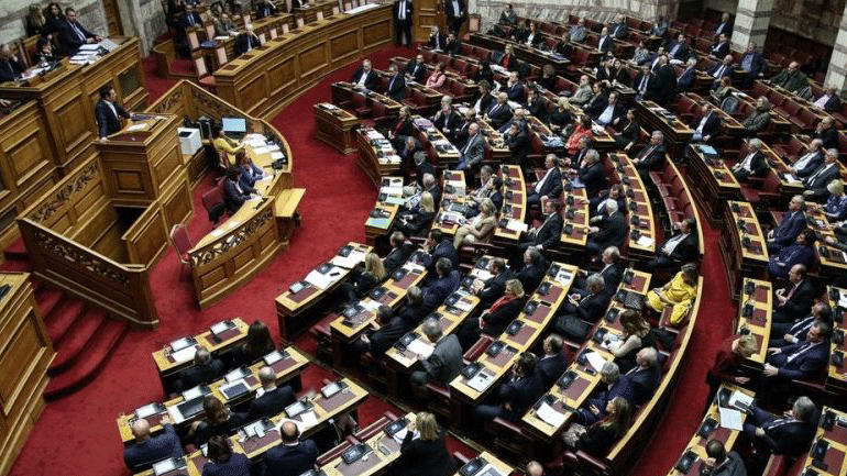 Κόντρα ΝΔ – ΣΥΡΙΖΑ στη Βουλή για τις καταγγελίες για αστυνομική βία