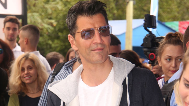 Ταξίδι «αστραπή» για τον Σάκη Ρουβά στα Ιεροσόλυμα