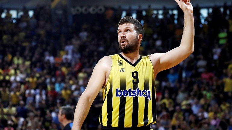 Άρης: Στην έξοδο ο Σακελλαρίου