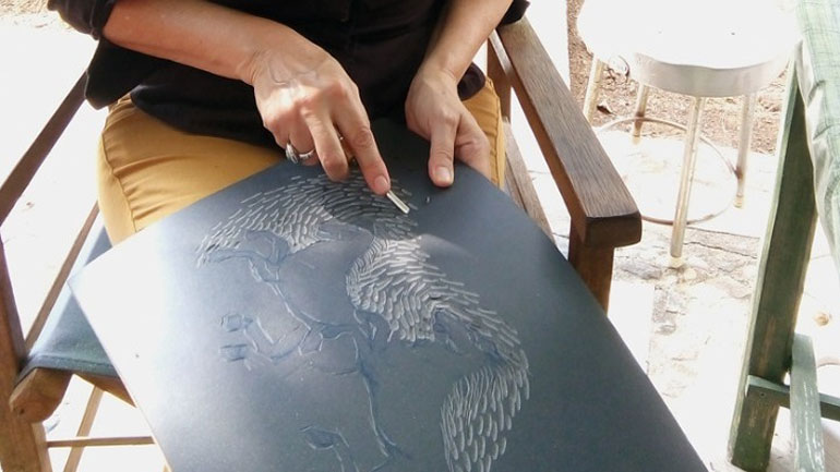 Διάλογοι με τα αγάλματα στο Αρχαιολογικό Μουσείο – Έκθεση της Μαρίας Πάτση