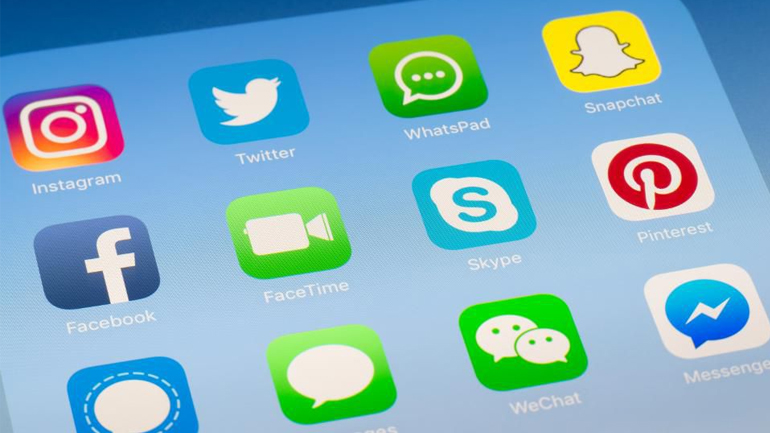 Κορυφαίες εφαρμογές της δεκαετίας: Facebook, Messenger & Whats App