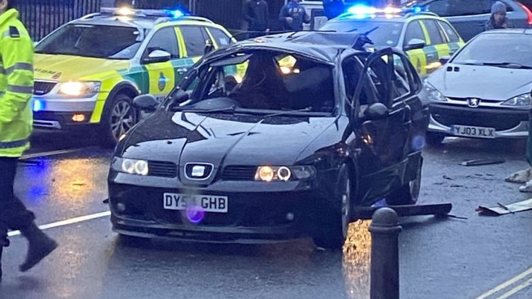 Βρετανία: Οδηγός ψέκασε με αποσμητικό το αυτοκίνητό του, άναψε τσιγάρο και …προκάλεσε έκρηξη