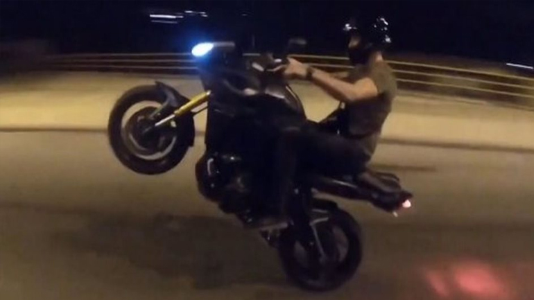 Επικίνδυνες κόντρες στη Βουλιαγμένης – Τι κατέγραψε η κάμερα της Τροχαίας