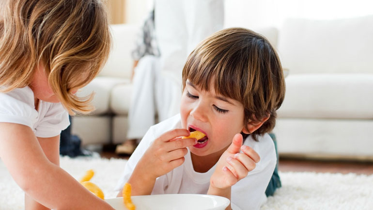 Αυτές είναι οι πιο παχυντικές τροφές για τα παιδιά