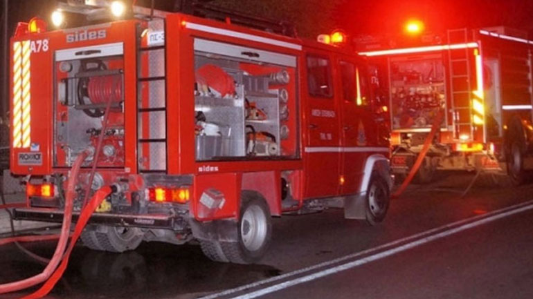 Μεγάλη φωτιά σε εργοστάσιο ανακύκλωσης μπαταριών στην  Πάτρα