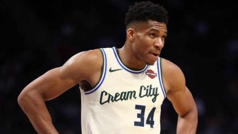 Πάλευε μόνος του ο Αντετοκούνμπο, πρώτη ήττα των Μπακς μετά από 18 ματς