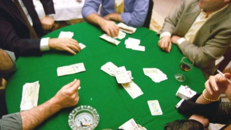 Επτά συλλήψεις για χαρτοπαιξία σε κατάστημα του Ηρακλείου – Στα 12.970 ευρώ ο «τζίρος» του παιχνιδιού