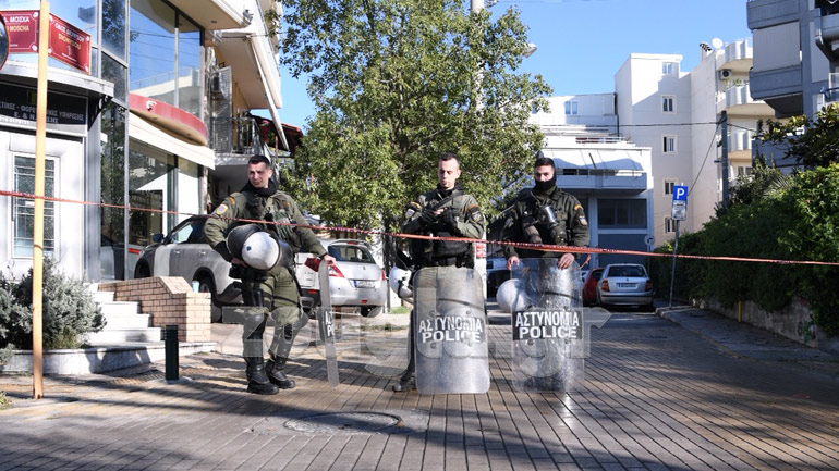 Τι εντοπίστηκε στην επιχείρηση εκκένωσης της «κατάληψης Κουβέλου» στο Μαρούσι – Συγκέντρωση αλληλέγγυων Τι εντοπίστηκε στην επιχείρηση εκκένωσης της «κατάληψης Κουβέλου» στο Μαρούσι – Συγκέντρωση αλληλέγγυων