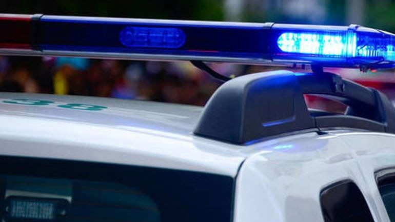 Σε εξέλιξη αστυνομική επιχείρηση σε τρία υπό κατάληψη κτήρια στο Κουκάκι