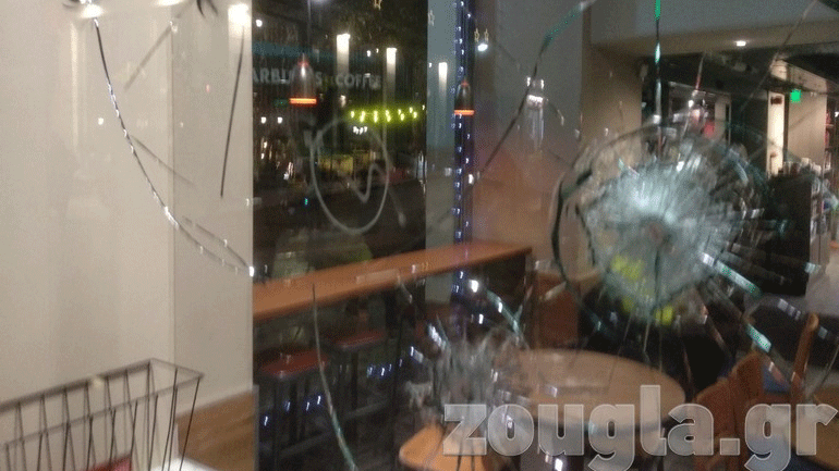 Επίθεση ομάδας αγνώστων στο κέντρο της Αθήνας