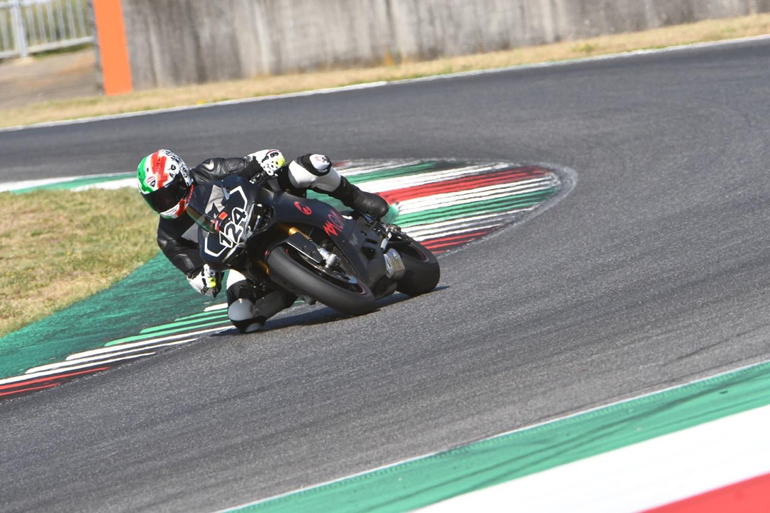 Η αγάπη του Γιούρκα αφορά και τους δύο τροχούς...