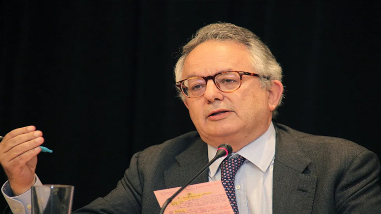 Ένα βήμα πριν την παραίτηση ο Αλιβιζάτος από την Επιτροπή Χρυσοχοΐδη – Τι του ζητά σε επιστολή του