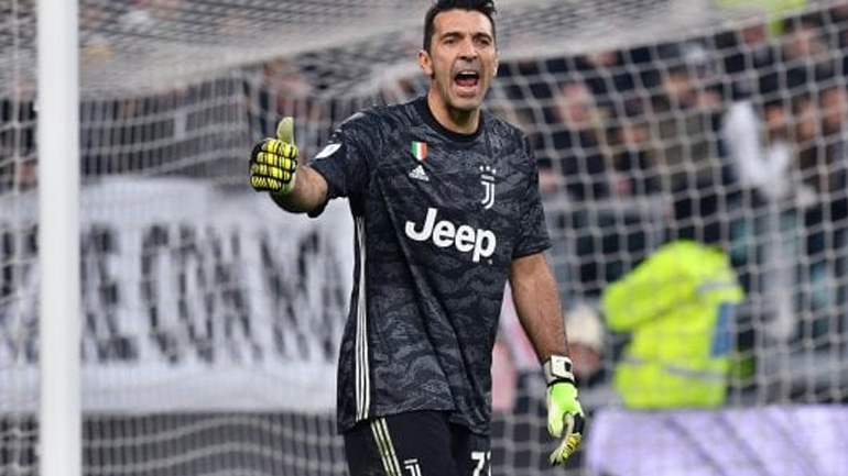 Ιταλία: Ο Μπουφόν ισοφαρίζει τον Μαλντίνι σε συμμετοχές και γράφει ιστορία Ιταλία: Ο Μπουφόν ισοφαρίζει τον Μαλντίνι σε συμμετοχές και γράφει ιστορία