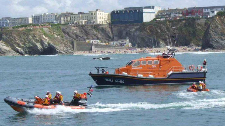 Βρετανία: Συνελήφθησαν 69 μετανάστες που αποπειράθηκαν να περάσουν το Στενό της Μάγχης