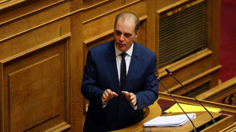 Επίθεση φιλίας στη Μπακογιάννη από τον Βελόπουλο