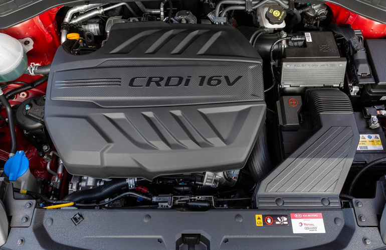 O κινητήρας diesel συνδυάζεται και με υβριδική τεχνολογία...