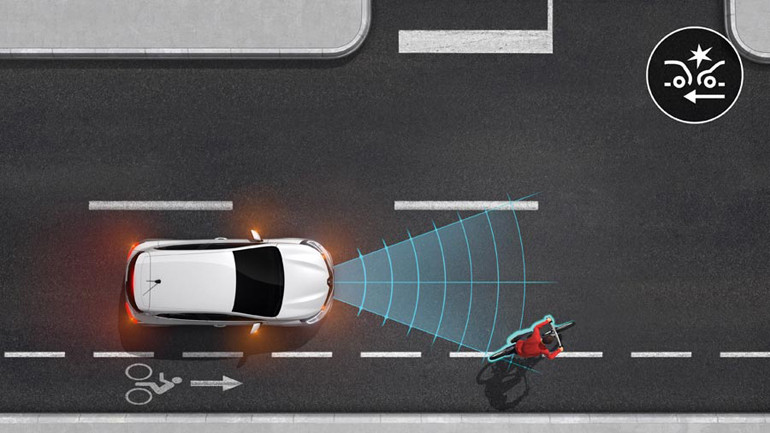 Ακόμα και να πεταχτεί μπροστά σου ένας ποδηλάτης και να μην τον δεις το Clio θα φρενάρει μόνο του...