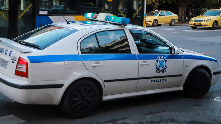 Καταδίωξη διαρρηκτών στο Κορωπί κατέληξε σε τροχαίο με έναν τραυματία