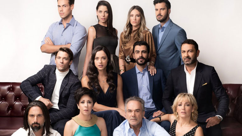 Έλα στη θέση μου: Ένα απρόσμενο φιλί φέρνει τη Μαρίνα και το Βλάση πιο κοντά