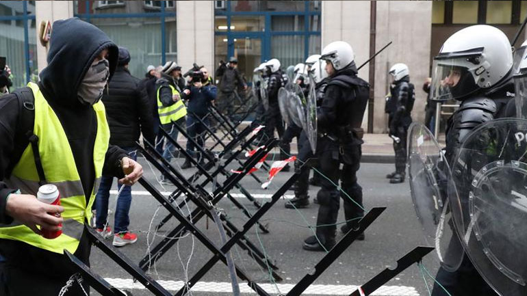 Καταδίκες αστυνομικών στη Γαλλία για άσκηση βίας εναντίον διαδηλωτών των «Κίτρινων Γιλέκων»
