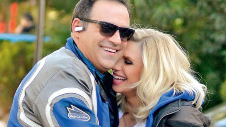 H Κατερίνα Καραβάτου και ο Κρατερός Κατσούλης περιγράφουν τα πιο ωραία Χριστούγεννα της ζωής τους