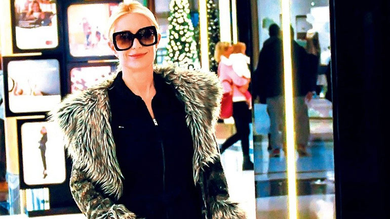 Μαρία Μπακοδήμου: Χριστουγεννιάτικες αγορές σε γνωστό εμπορικό κέντρο στο Μαρούσι