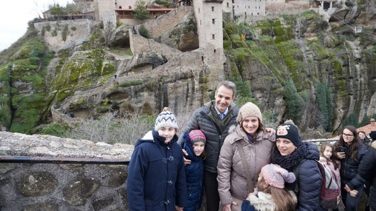 Μητσοτάκης από τα Μετέωρα: Είναι ανάγκη να στηριχθούν οι πιο αδύναμοι