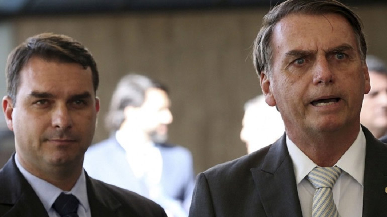 Βραζιλία: Ο Μπολσονάρου υπερασπίστηκε τον μεγαλύτερο γιο του από τις κατηγορίες για διαφθορά