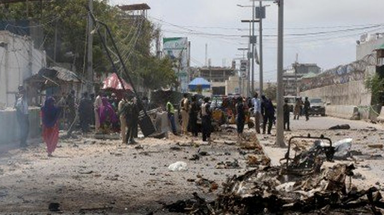 Σομαλία: Τουλάχιστον επτά νεκροί σε βομβιστική επίθεση έξω από ξενοδοχείο
