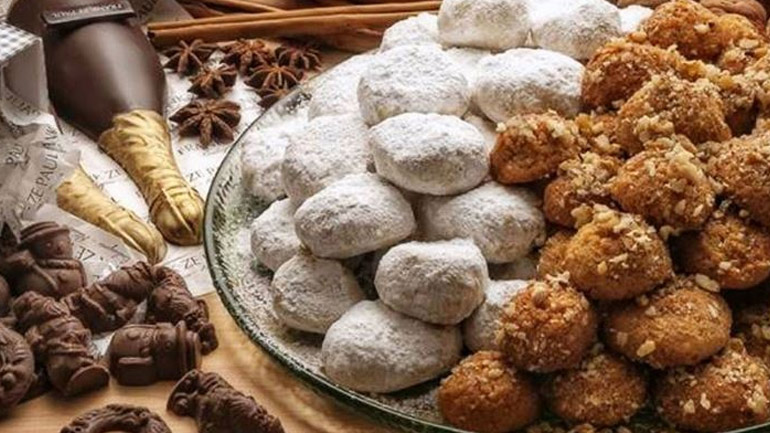 Κουραμπιές vs μελομακάρονο: Τι να επιλέξετε αυτές τις γιορτές