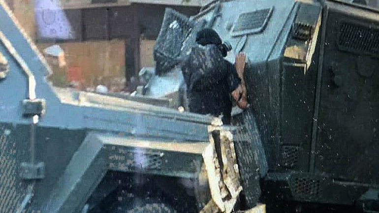 Προσοχή σκληρές εικόνες: Αστυνομικά οχήματα συνθλίβουν διαδηλωτή