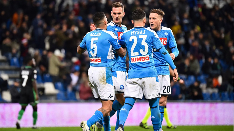 Στις καθυστερήσεις η Νάπολι, 2-1 τη Σασουόλο