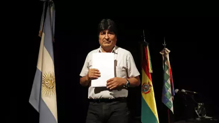Σε συνέδριο καλεί το κόμμα του ο Έβο Μοράλες
