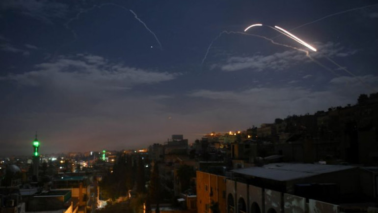 Συρία: Η αντιαεροπορική άμυνα αναχαίτισε πυραύλους από το Ισραήλ