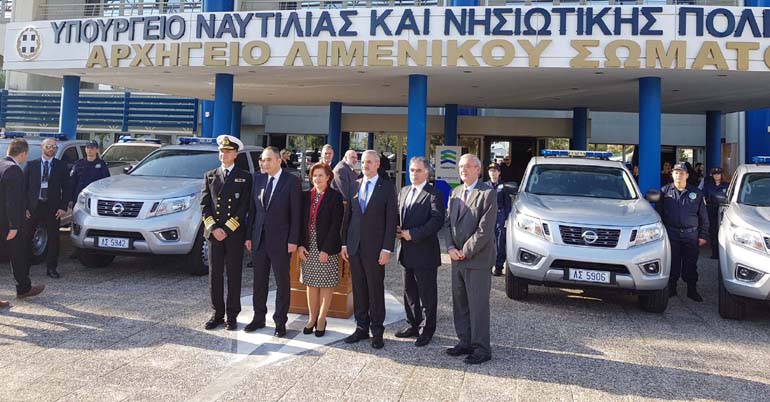 Στελέχη του Υπουργεόυ και της Nissan Νικ Ι. Θεοχαράκης ήταν στην τελετή παράδοσης