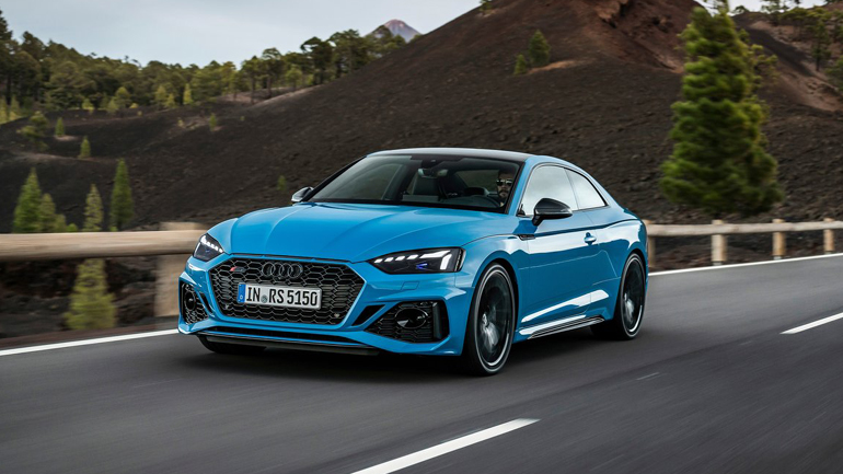 Επίδειξη ισχύος από τα Audi RS 5 Coupé και RS 5 Sportback