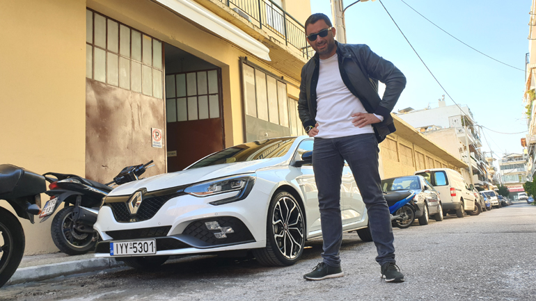 Καθαρόαιμο σπορ αυτοκίνητο που σου φτιάχνει την διάθεση το νέο Renault Megane RS...