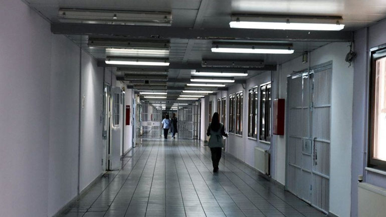 Βιβλία και δώρα στις κρατούμενες και τα παιδιά τους στον Ελεώνα Θήβας από τη ΝΔ