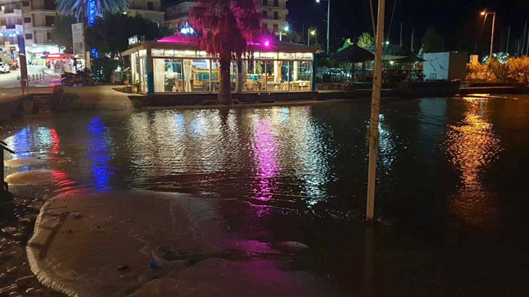 Ανέβηκε η στάθμη της θάλασσας στον Άγιο Νικόλαο