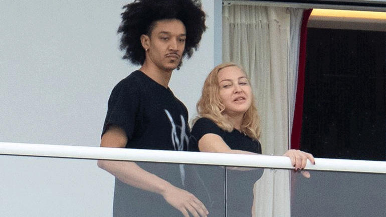 Full in love με τον 25χρονο χορευτή της η Madonna!