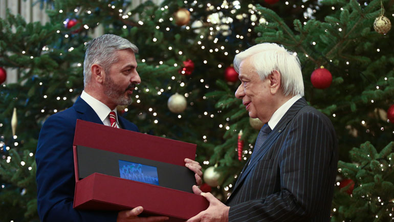 Τα κάλαντα στον Πρόεδρο της Δημοκρατίας έψαλαν σύλλογοι και φορείς