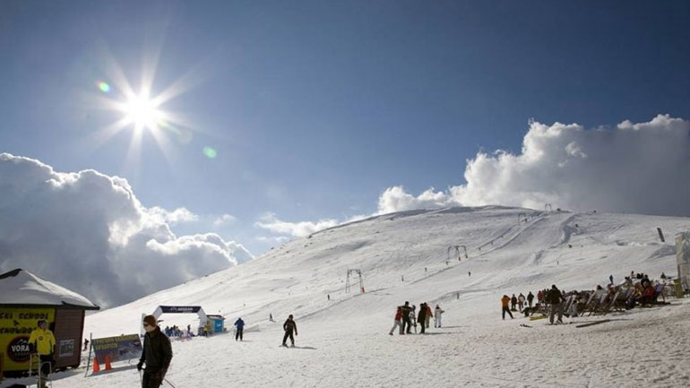 Κλειστό λόγω χιονοθύελλας το χιονοδρομικό κέντρο Βόρας – Καϊμάκτσαλαν