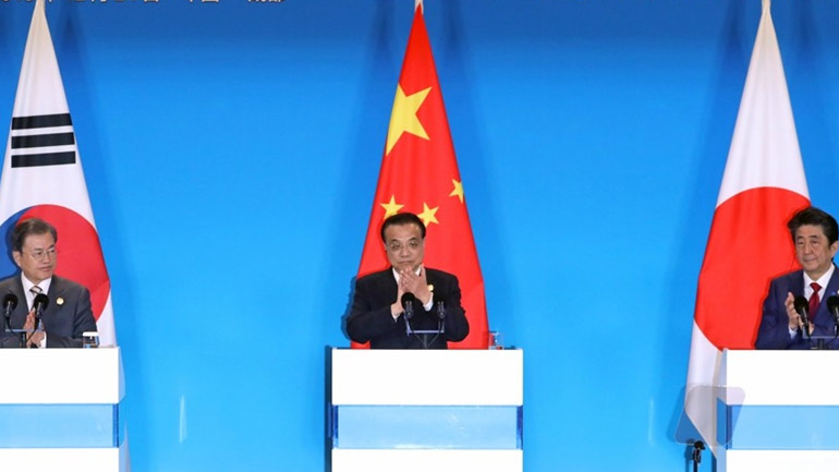 Η Βόρεια Κορέα στο επίκεντρο της τριμερούς Κίνας, Ιαπωνίας και Νότιας Κορέας